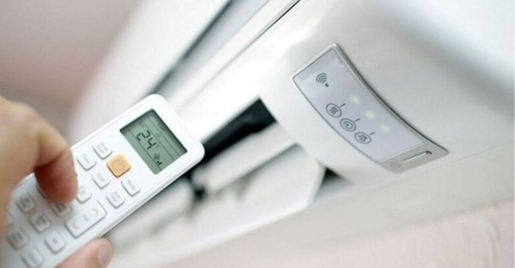 Cách check lỗi điều hòa aqua inverter bằng remote