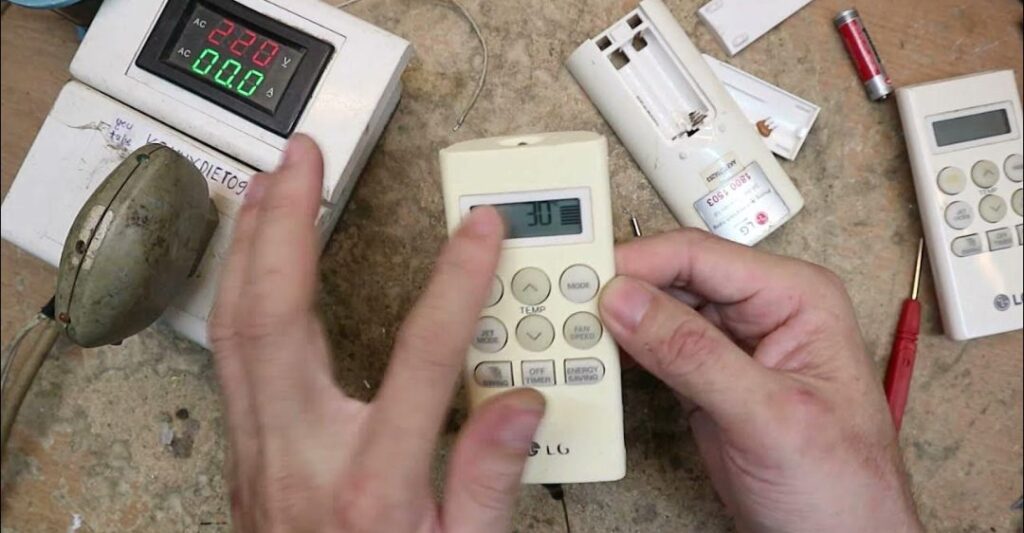Tháo điều khiển điều hoà